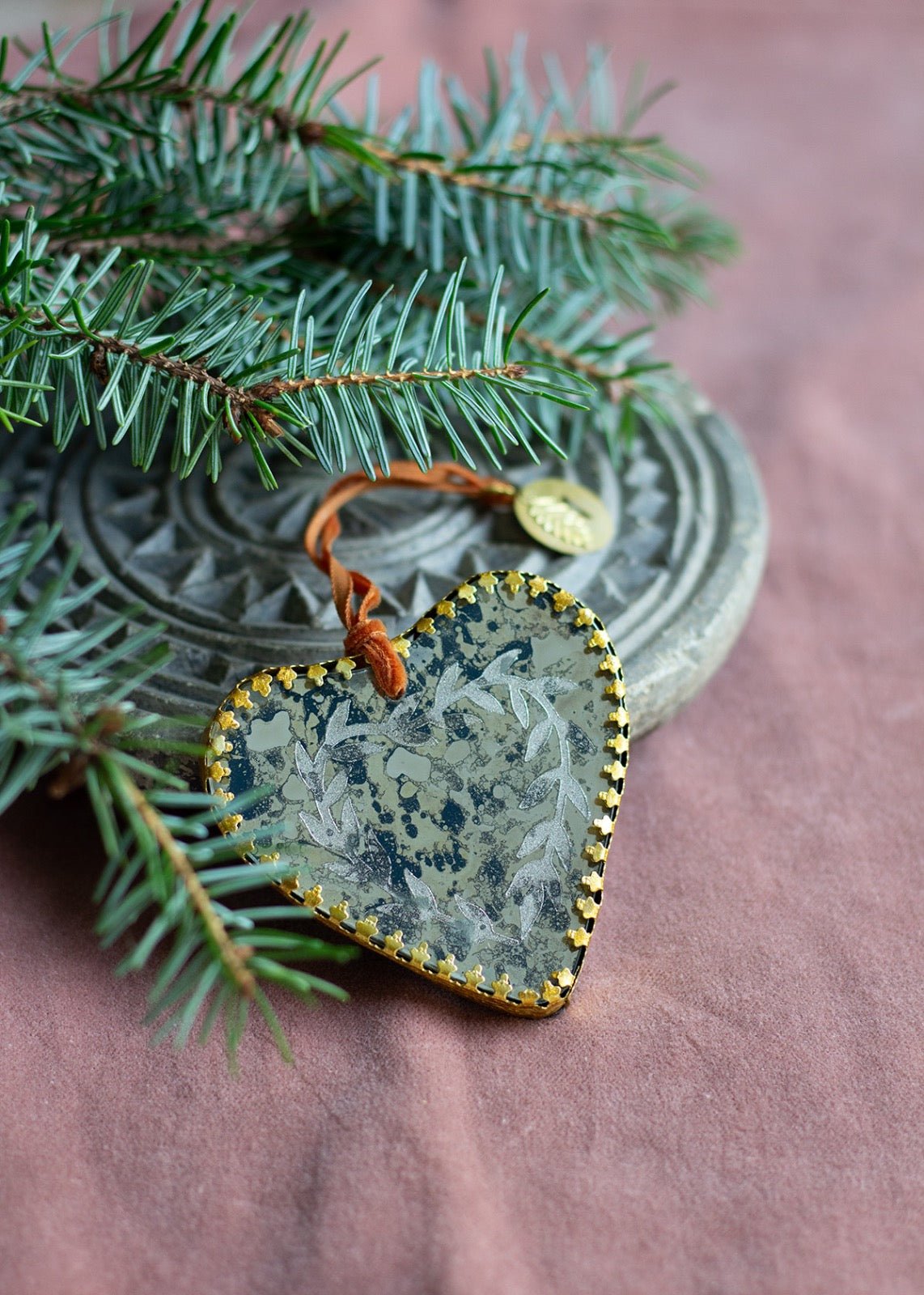 Mirror ornament heart