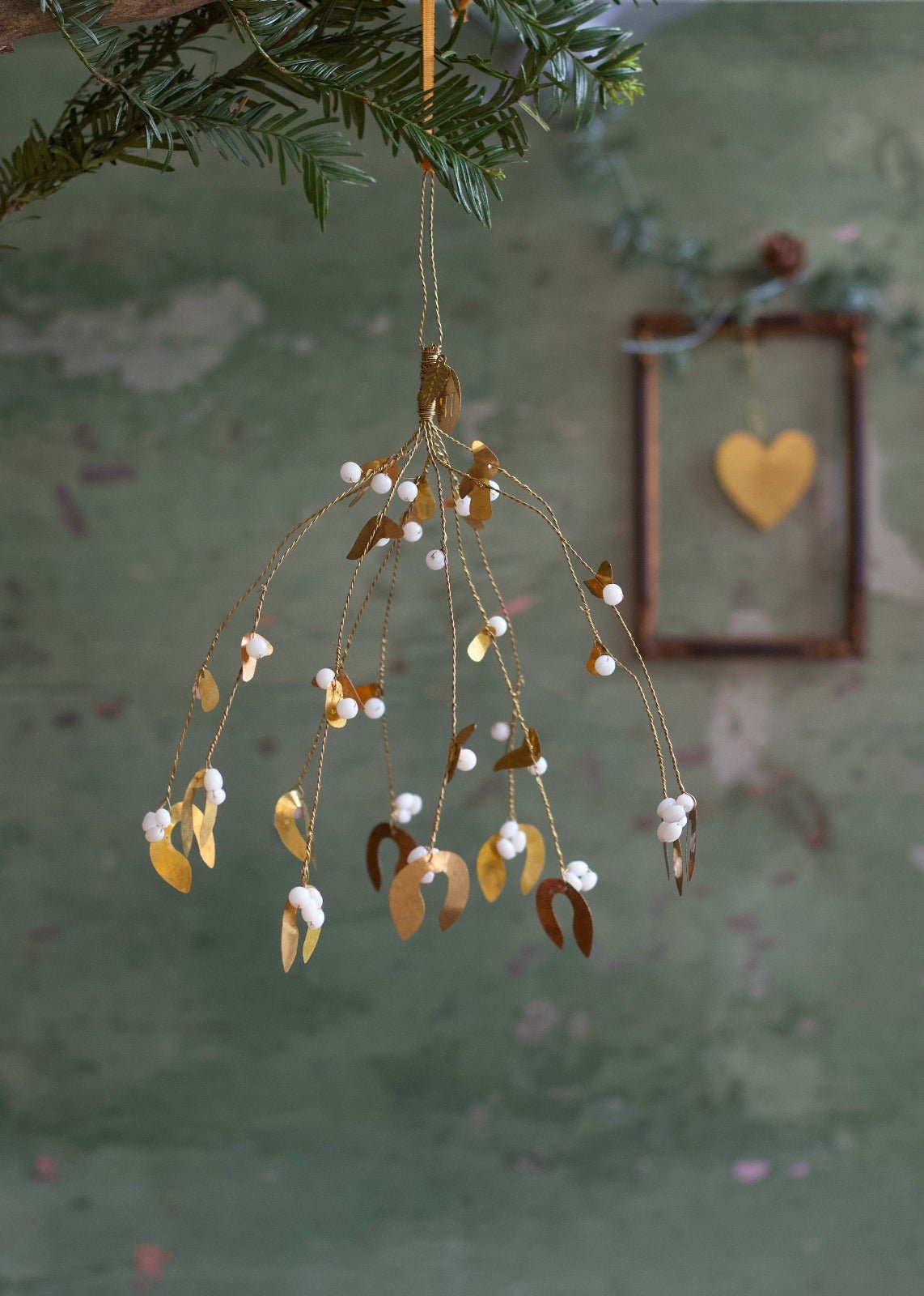 Mistletoe Bunch small