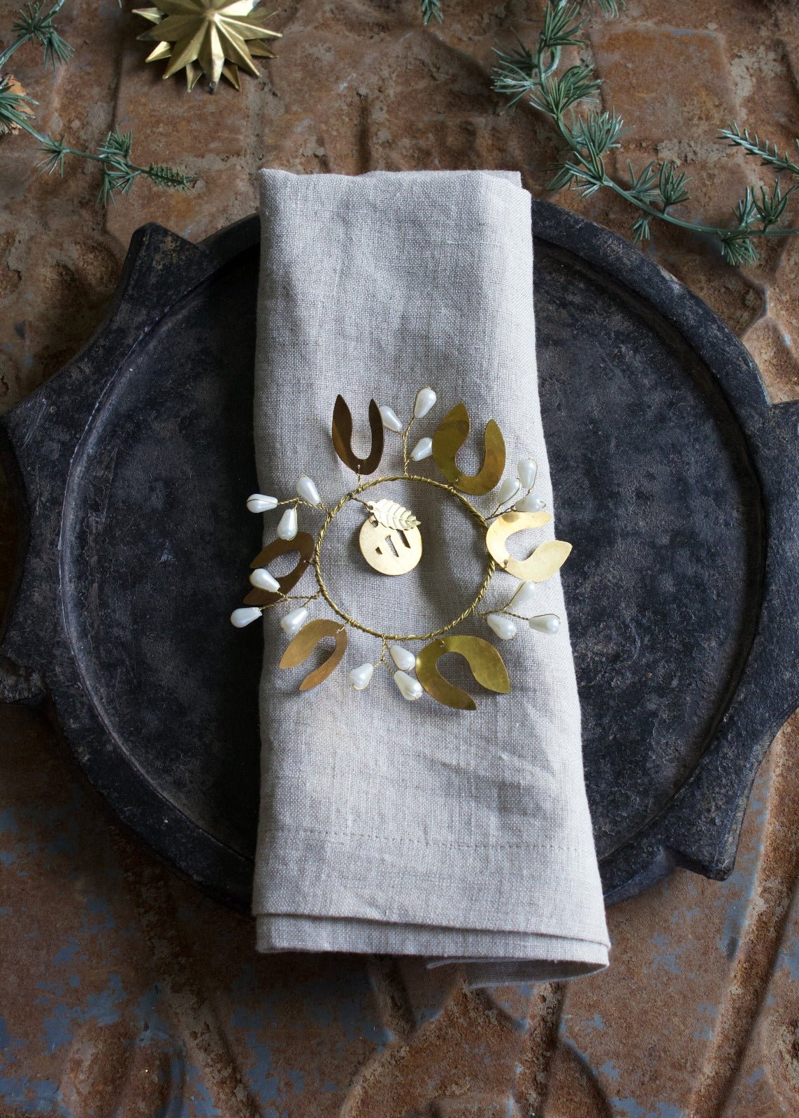 Napkin ring mistletoe