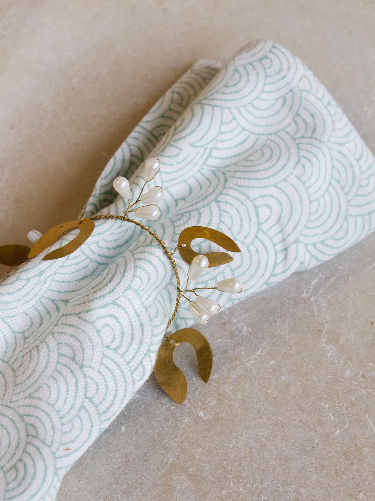 Napkin ring mistletoe