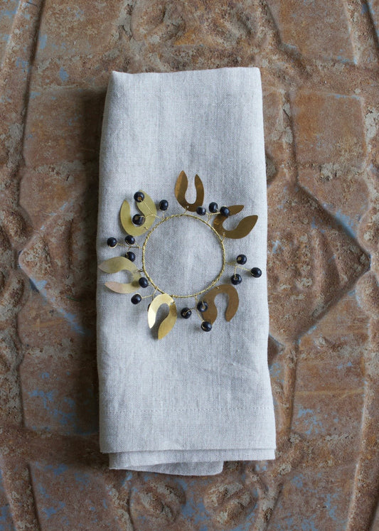 Napkin ring with black wooden beads