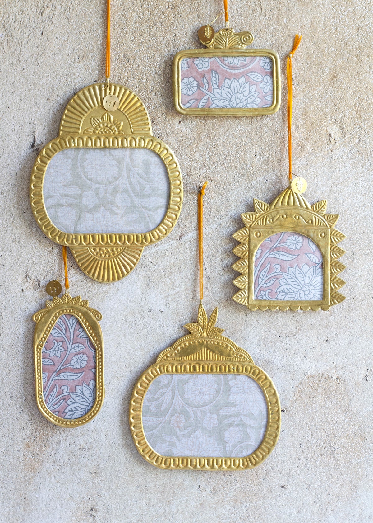 Oval Ex-Voto Photo Frame