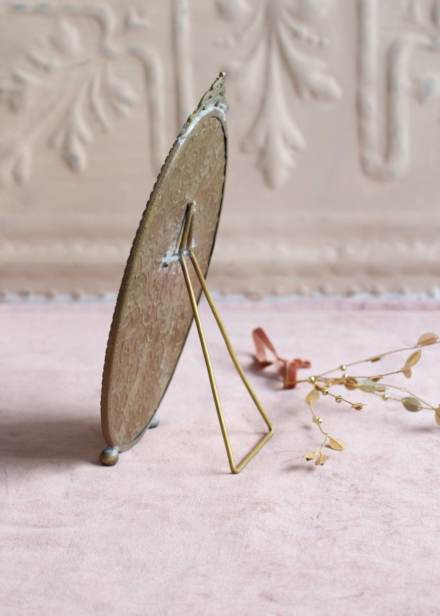 Oval mirror