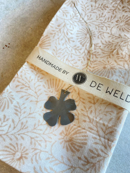 10 Clover Tags