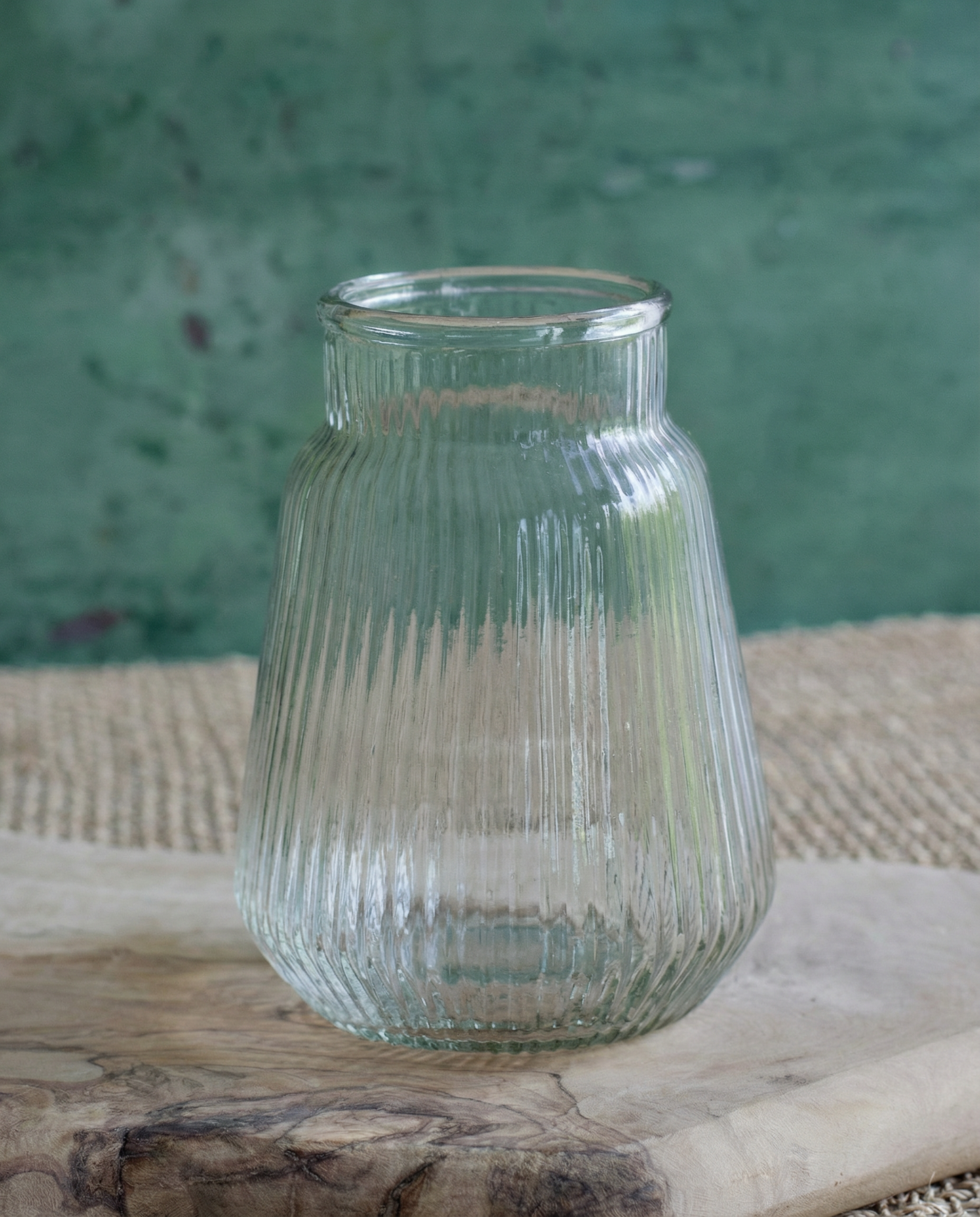 Vase ribbed glass
