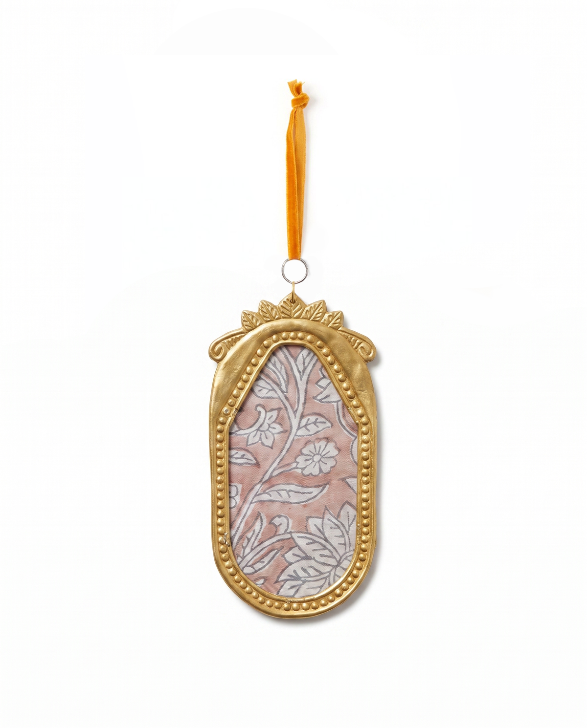 Astschmuck mit Holzperlen