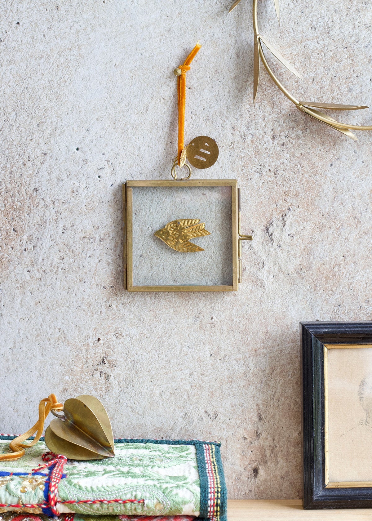 Swallow Hanger