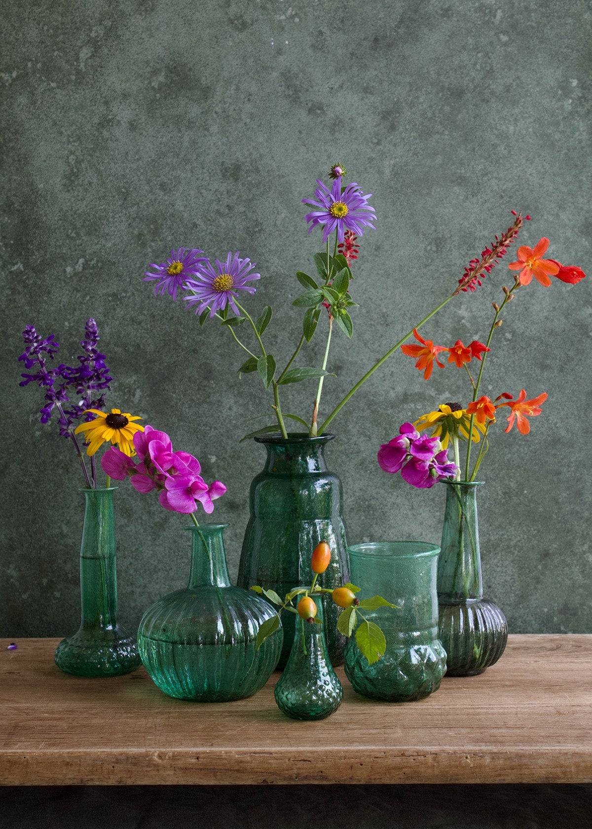 Kleine groene vaas van gerecycled glas