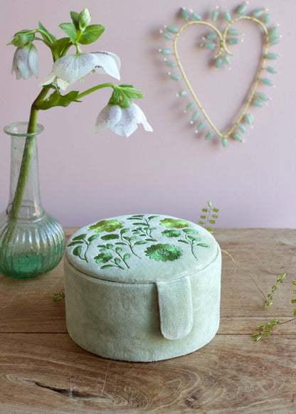 Hart ornament mint groene kraaltjes