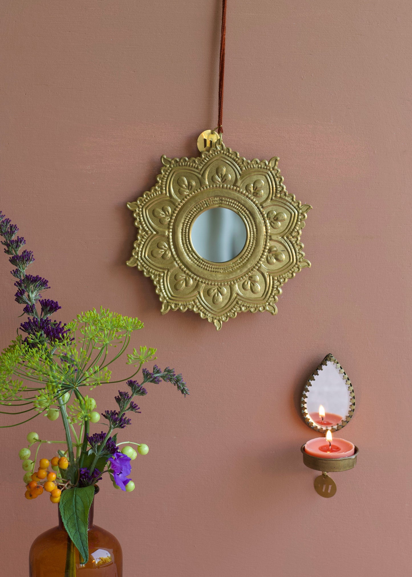 Henna Mirror
