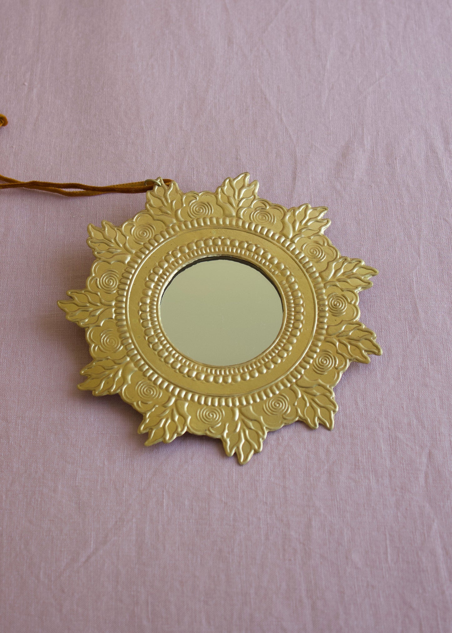 Henna Mirror