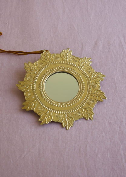 Henna Mirror