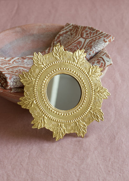 Henna Mirror
