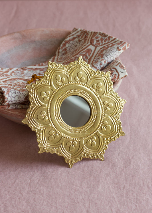 Henna Mirror
