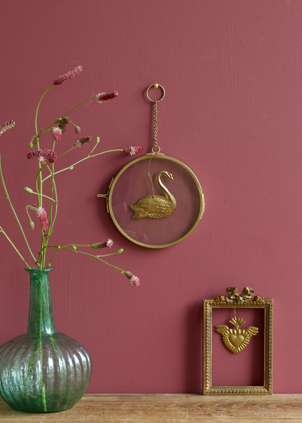 Round Hanging Photo Frame
