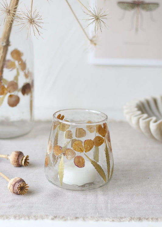Teelichthalter aus Glas mit echten gepressten Blüten