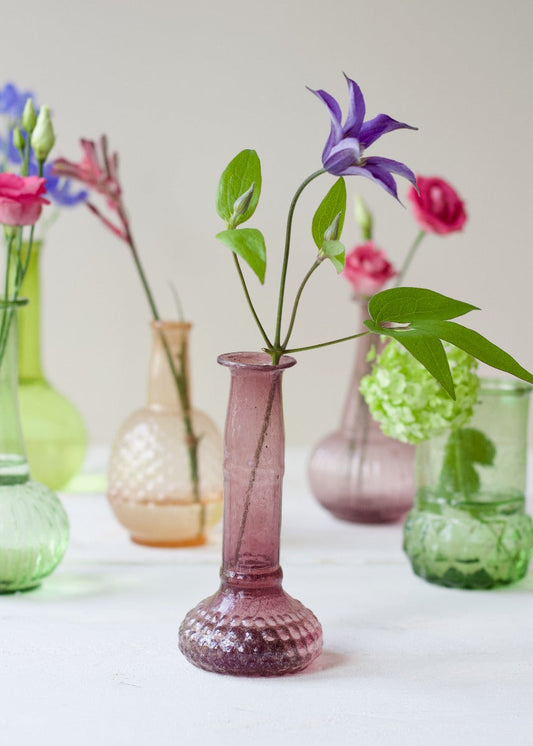 Vase en verre violet