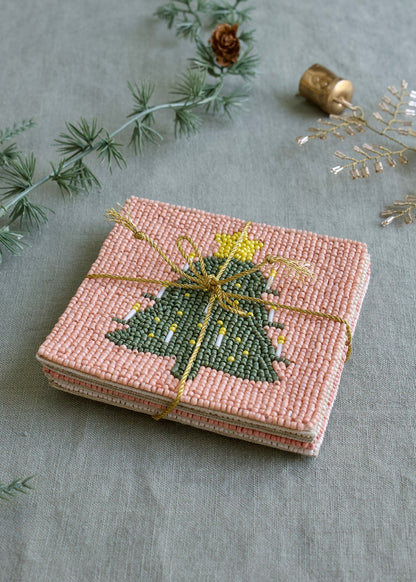 Set van 4 kralen onderzetters met kerstboomontwerp