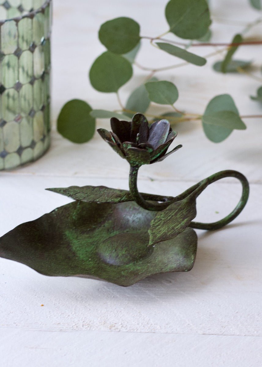 Candle holder leaf