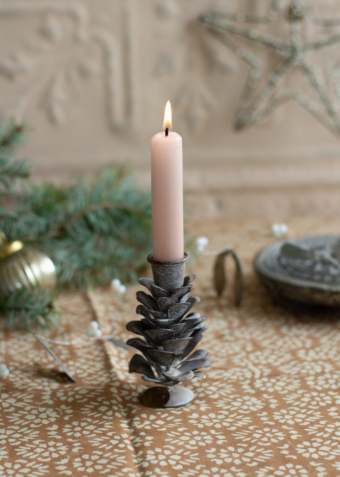 Candle holder metal pinecone
