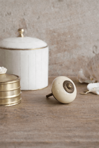 Keramische knop gebroken wit