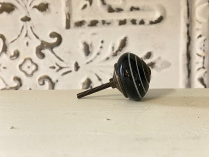 Keramische knop met witte lijn