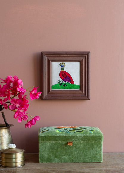 Embroidery Frame Crested Bird