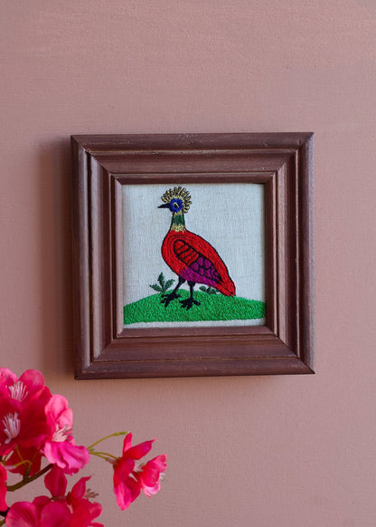 Embroidery Frame Crested Bird