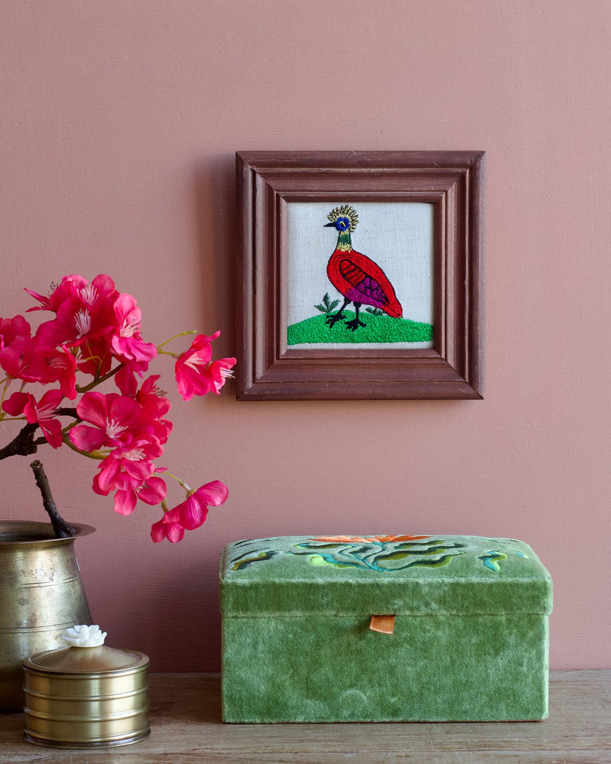 Embroidery Frame Crested Bird