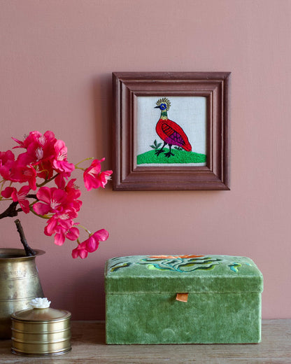 Embroidery Frame Crested Bird