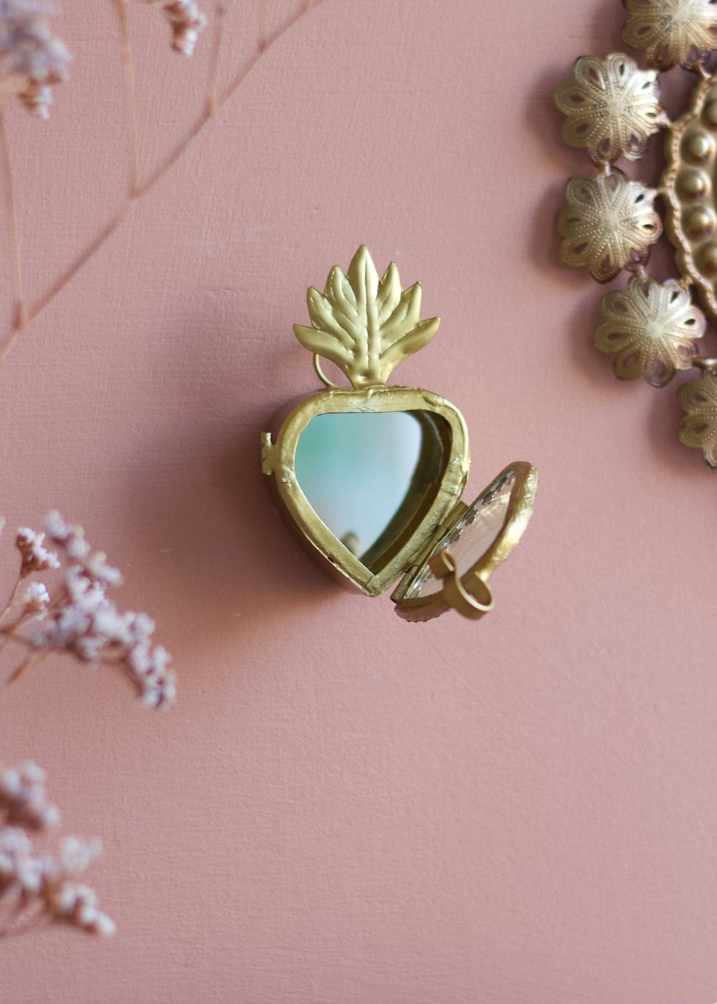 Ex-Voto Mirror Box