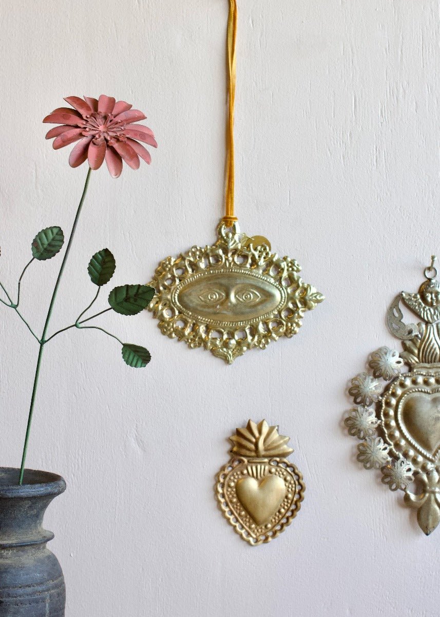 Eyes ornament