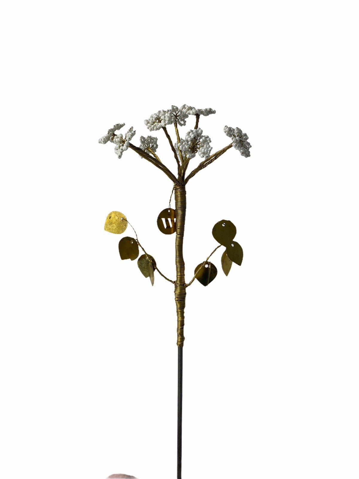 Bloem van witte kralen