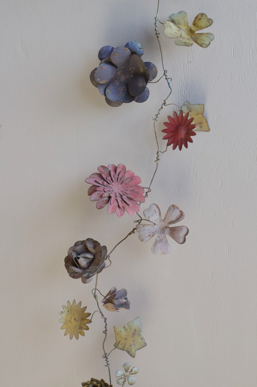 Garland metal flowers
