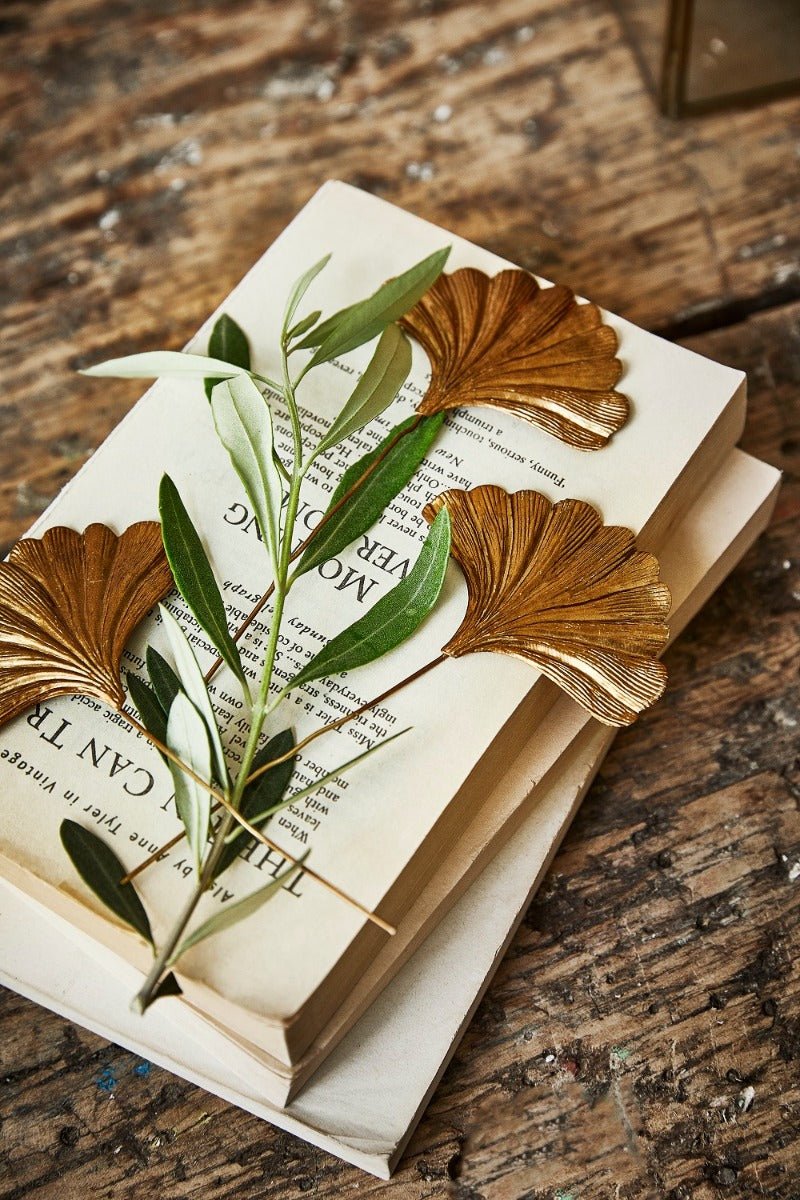 Ginkgo leaf decoration