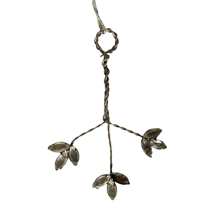 Glass leaves ornament