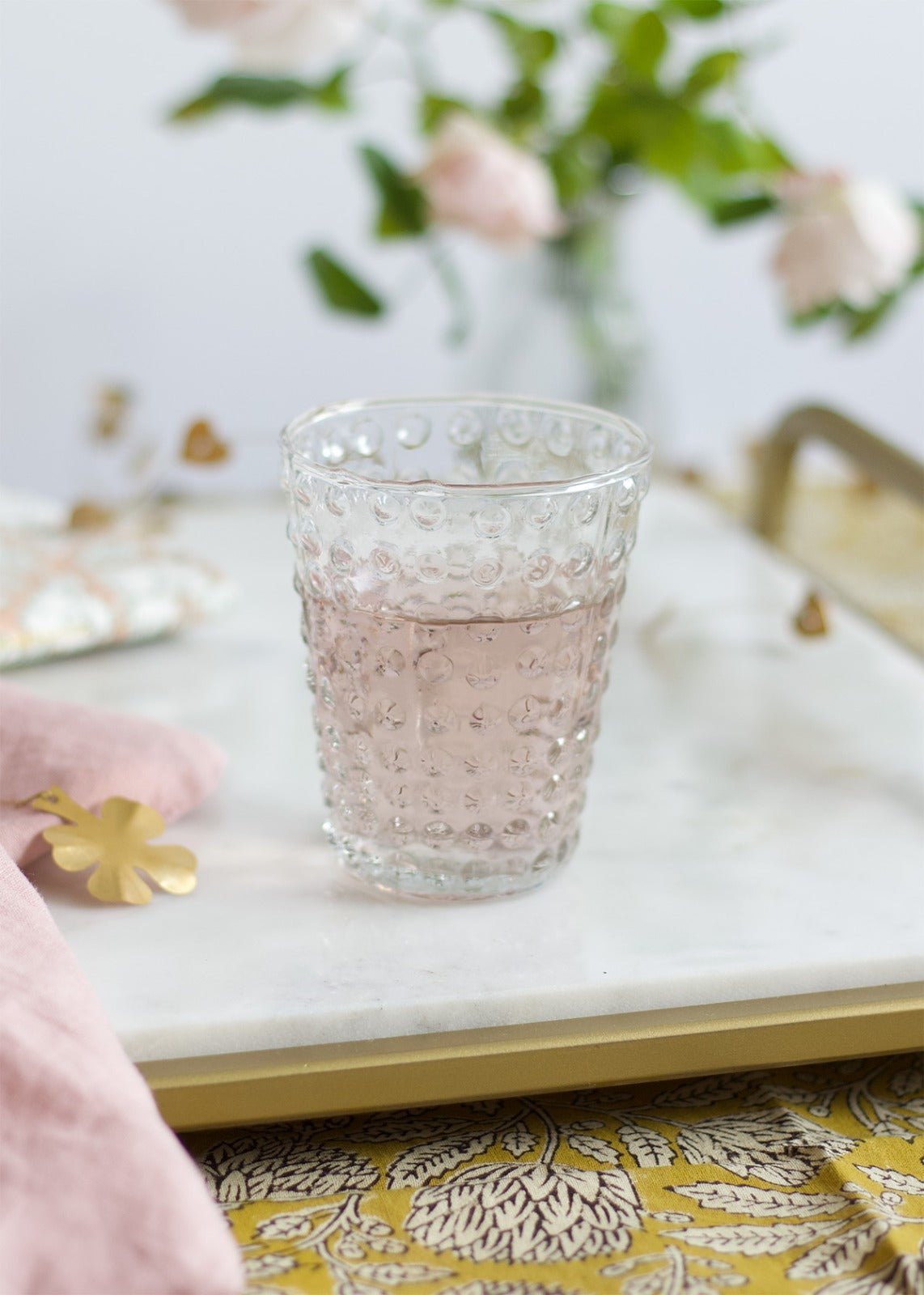 Glass with bubbles