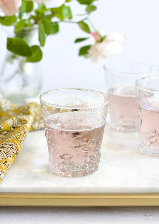 Glas mit Fleur-de-Lis