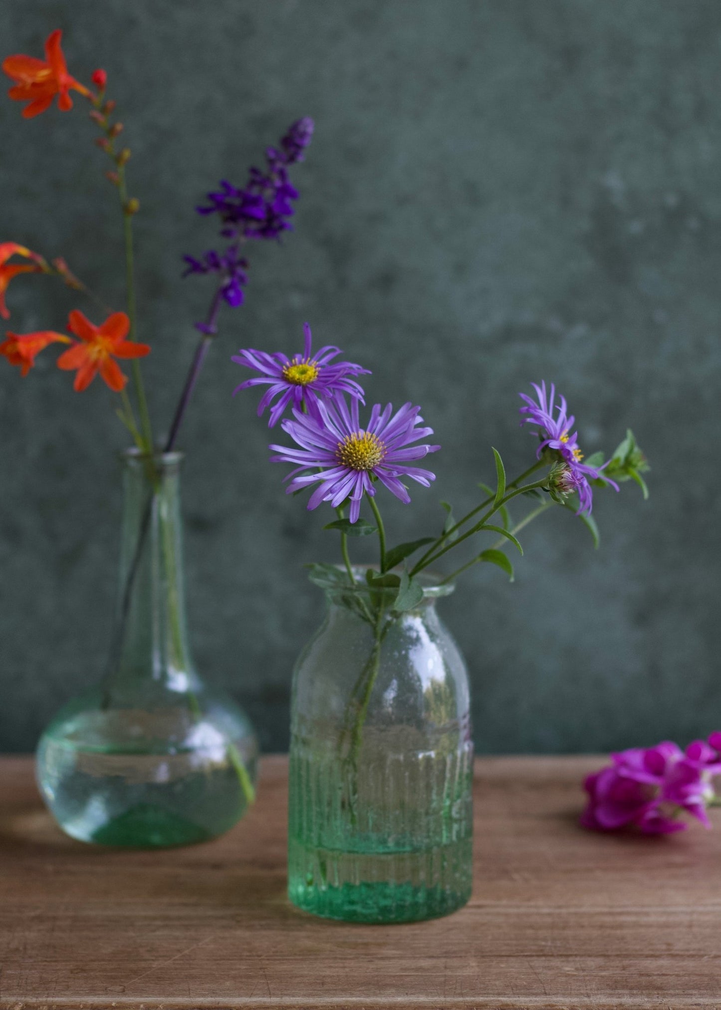 Handmade Emerald Green Ribbed Cylinder Vase