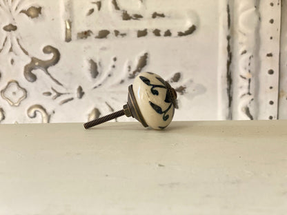 Ceramic Knob Black Flower