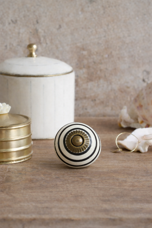 Ceramic Knob Black Line
