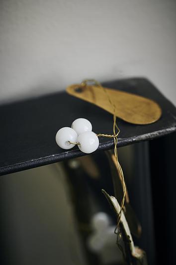 Mistletoe garland brass