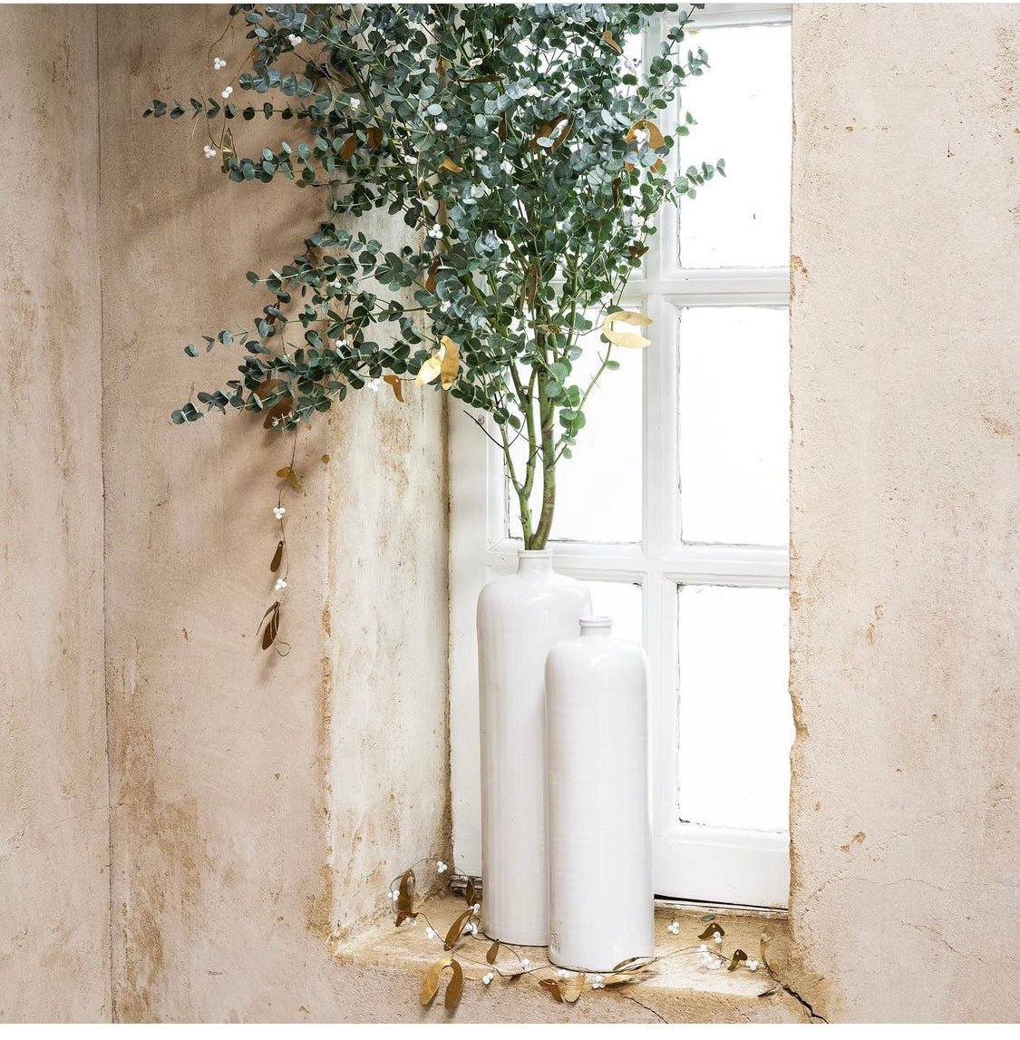 Mistletoe garland brass