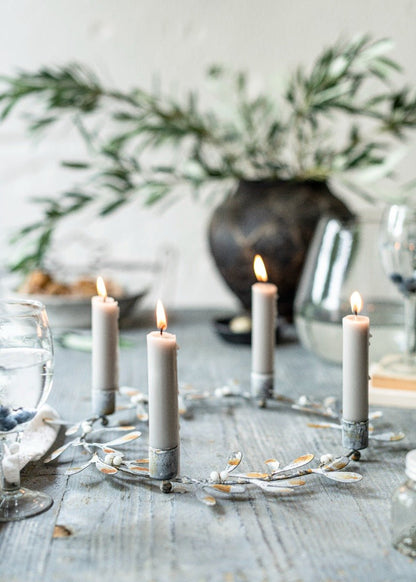 Mistletoe wreath candle holder