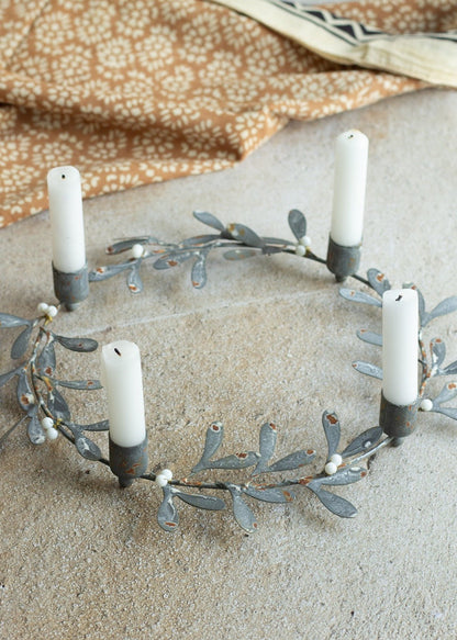 Mistletoe wreath candle holder