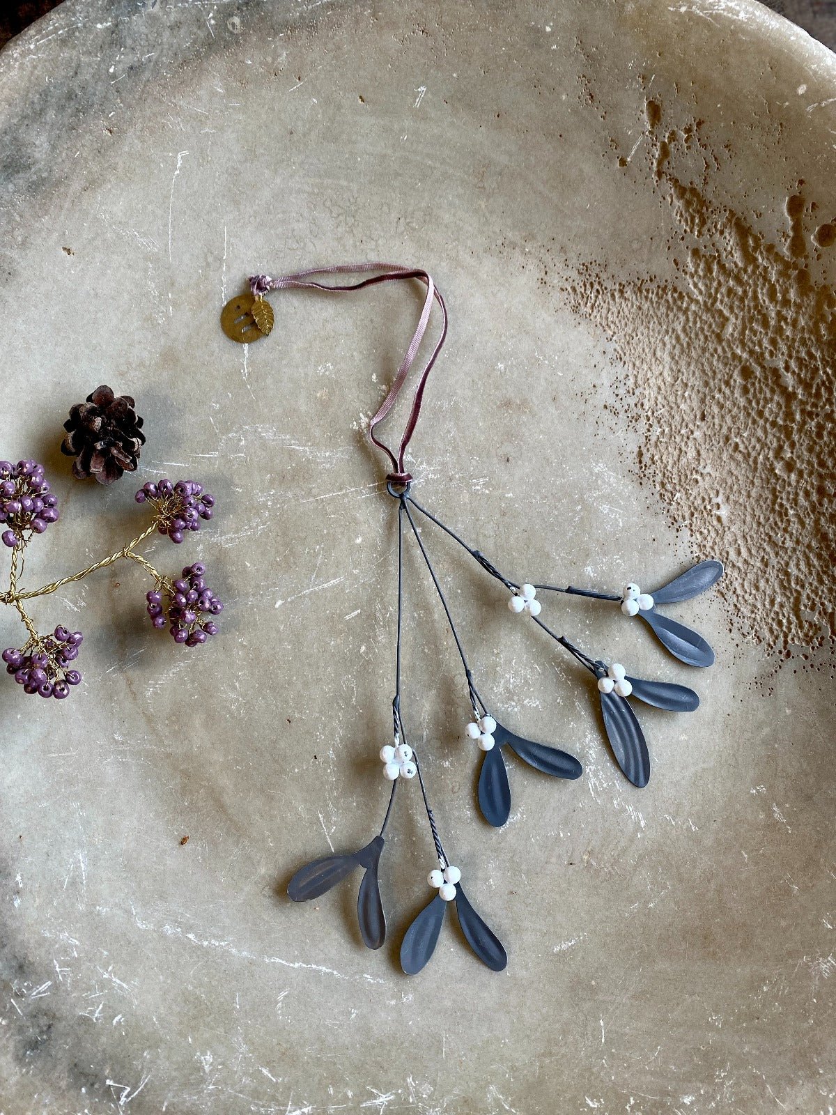 Mistletoe zinc white berries
