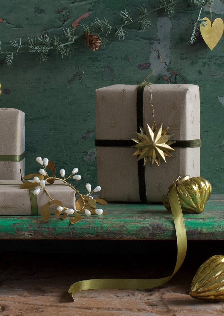 Napkin ring mistletoe