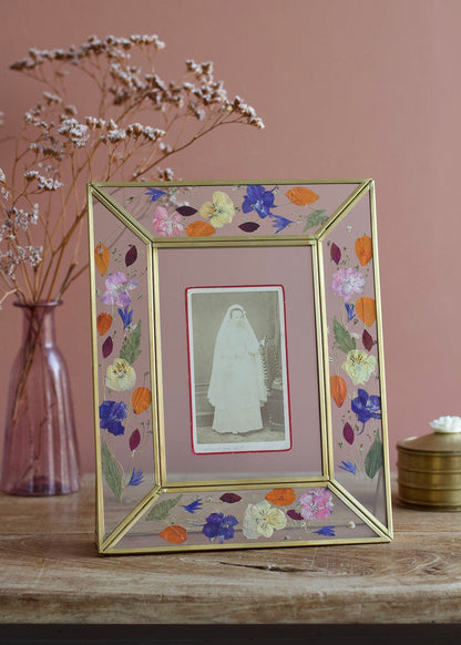 Fotorahmen mit gepressten Blumen