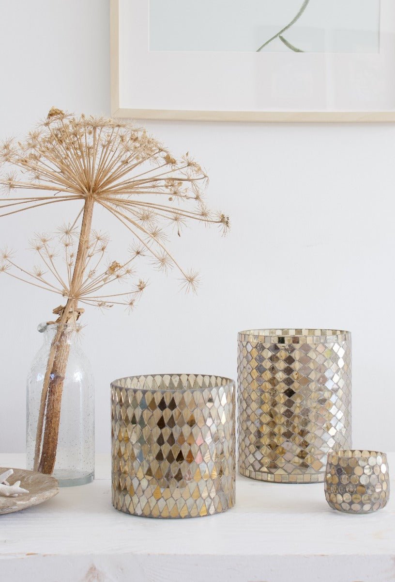 Vase gold colored mosaic
