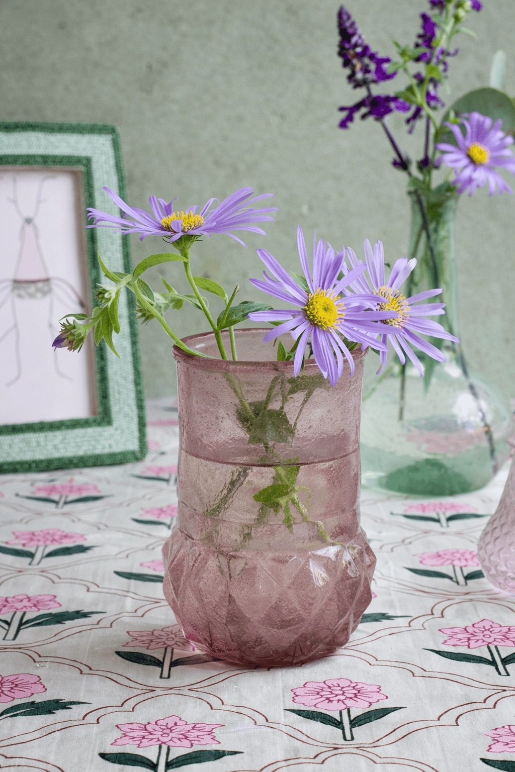 Vase recyceltes lila Glas